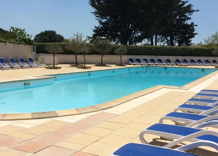 Agreable Logt A La Flotte En Re Avec Piscine