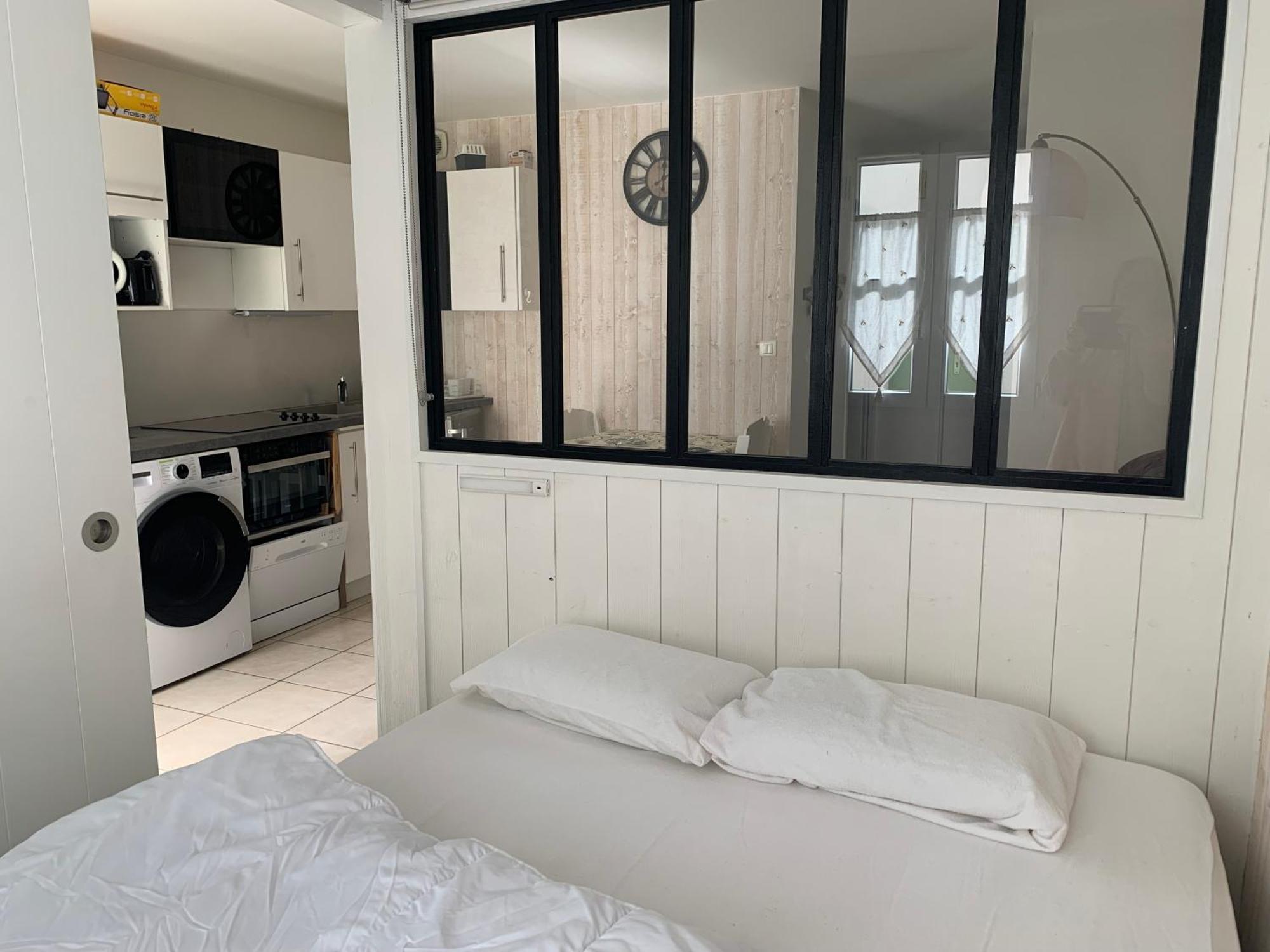Agreable Logt A En Re Avec Piscine * La Flotte